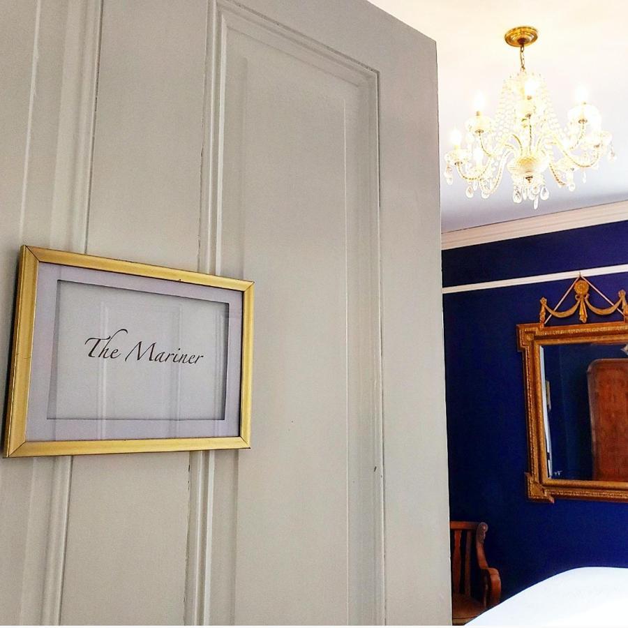 South Court Inn Лурей Екстериор снимка