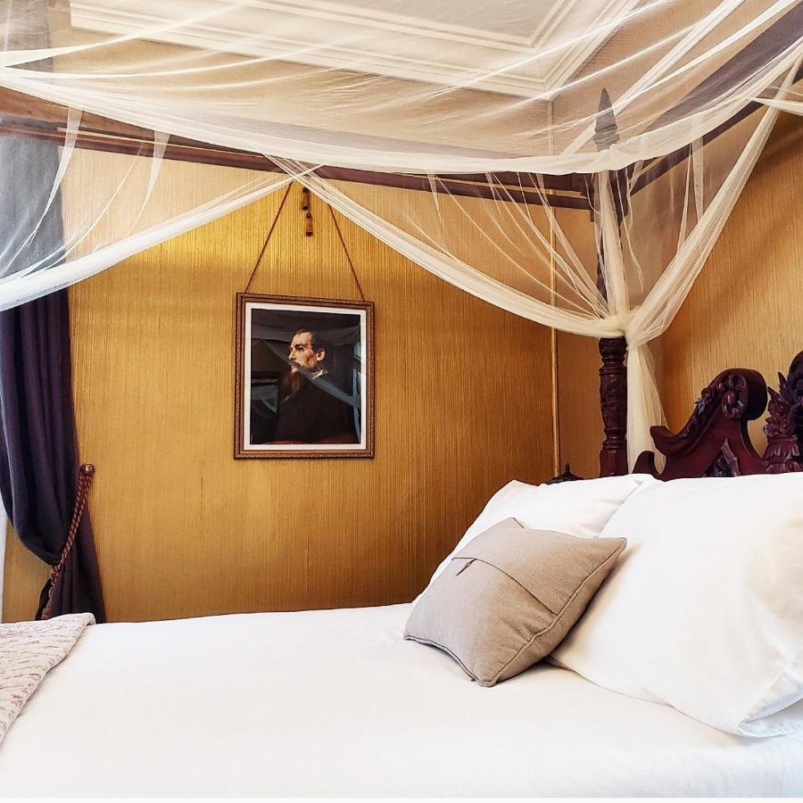 South Court Inn Лурей Екстериор снимка