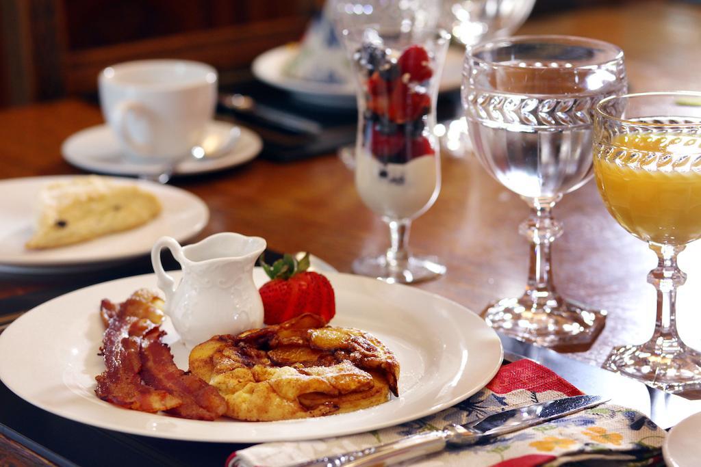 South Court Inn Лурей Екстериор снимка